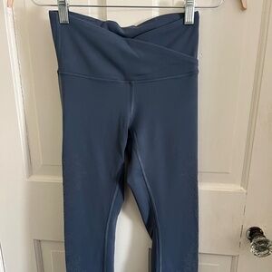 Lululemon Leggings/Blue/4/Velvet flowers on sides/Crossover waistline